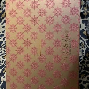 Eyelash Booklet . Brand New . Just got it just not really my style .